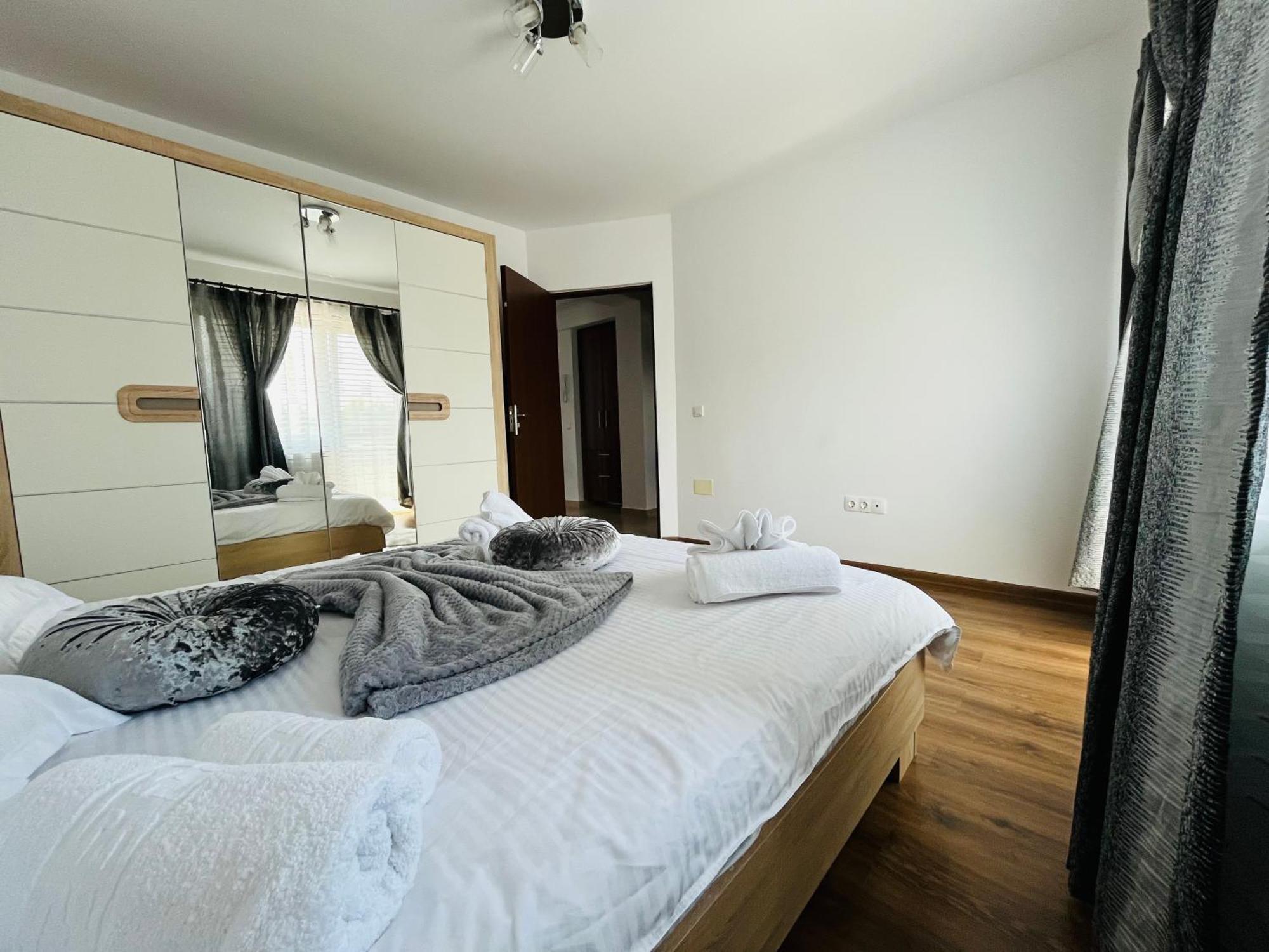 Green Apartaments Zarnesti Exterior foto