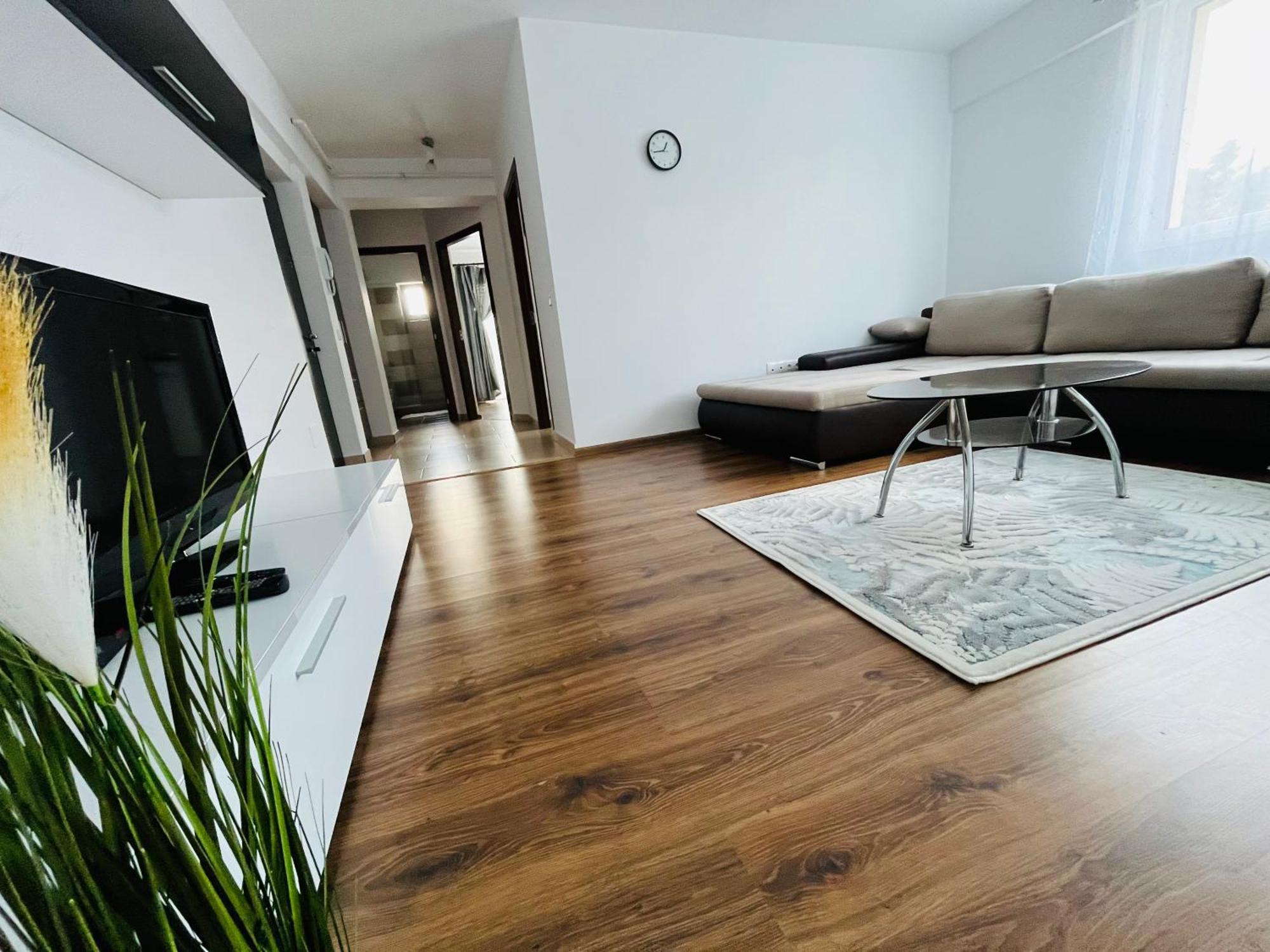 Green Apartaments Zarnesti Exterior foto