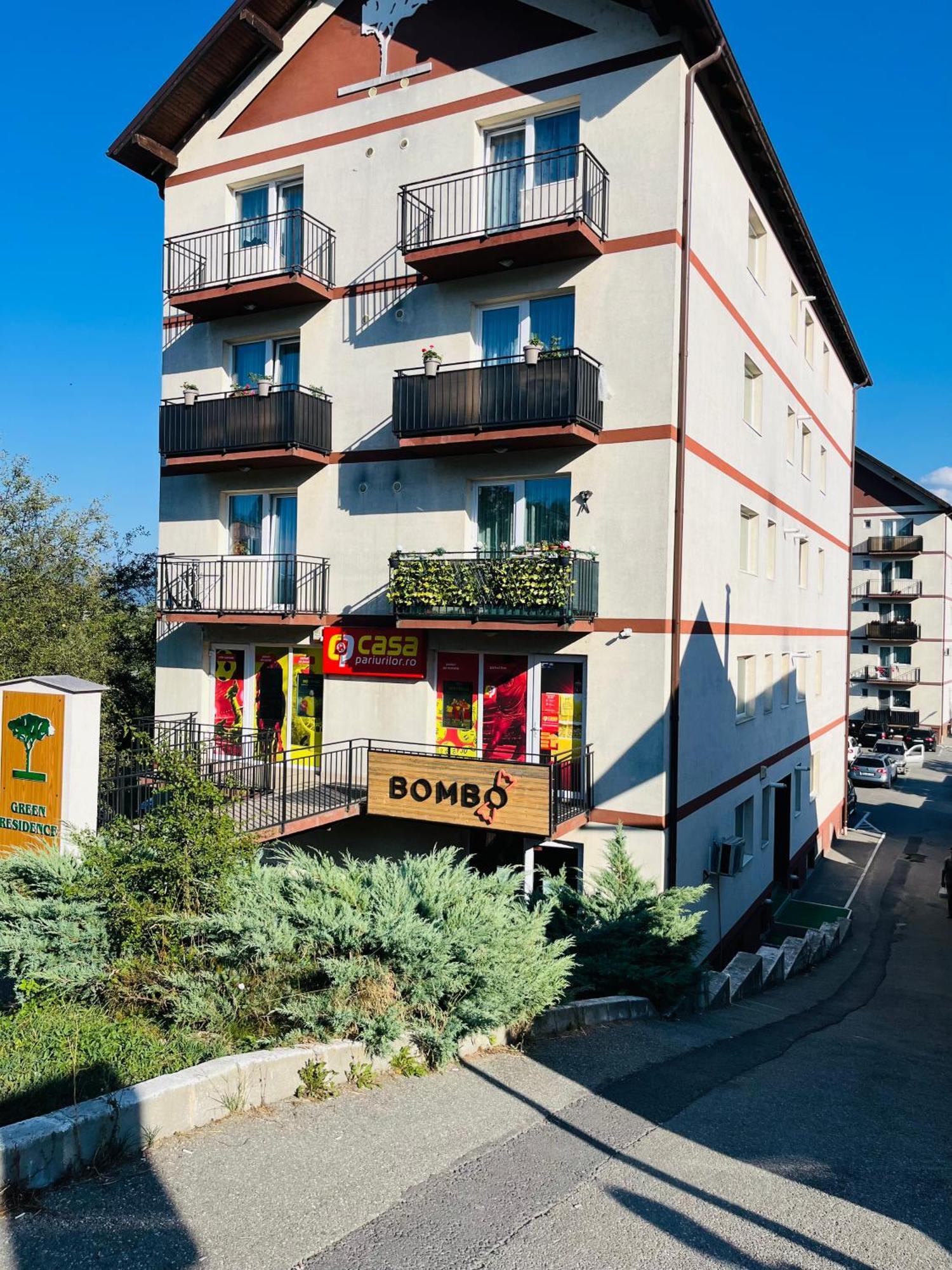 Green Apartaments Zarnesti Exterior foto