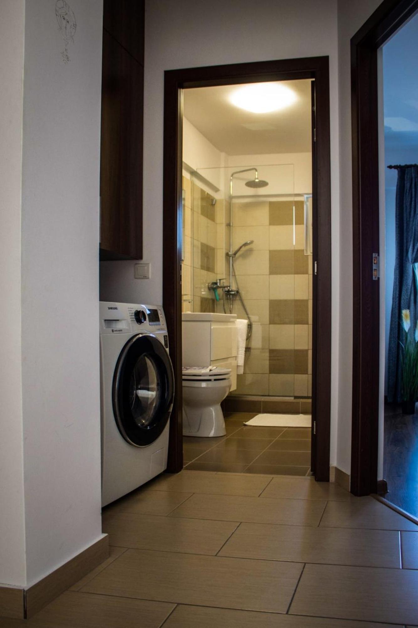 Green Apartaments Zarnesti Exterior foto